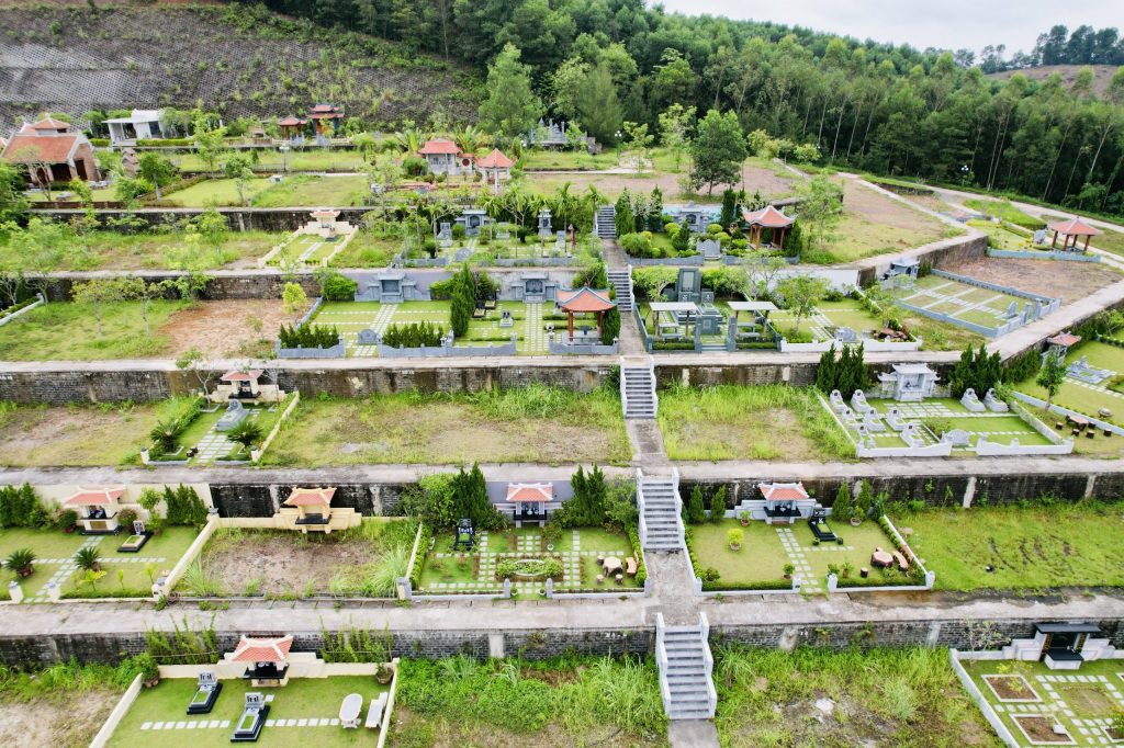 Khuôn viên mẫu mộ từ 50m đến 155m