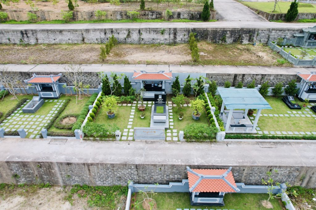 Khuôn viên mẫu mộ từ 50m đến 155m