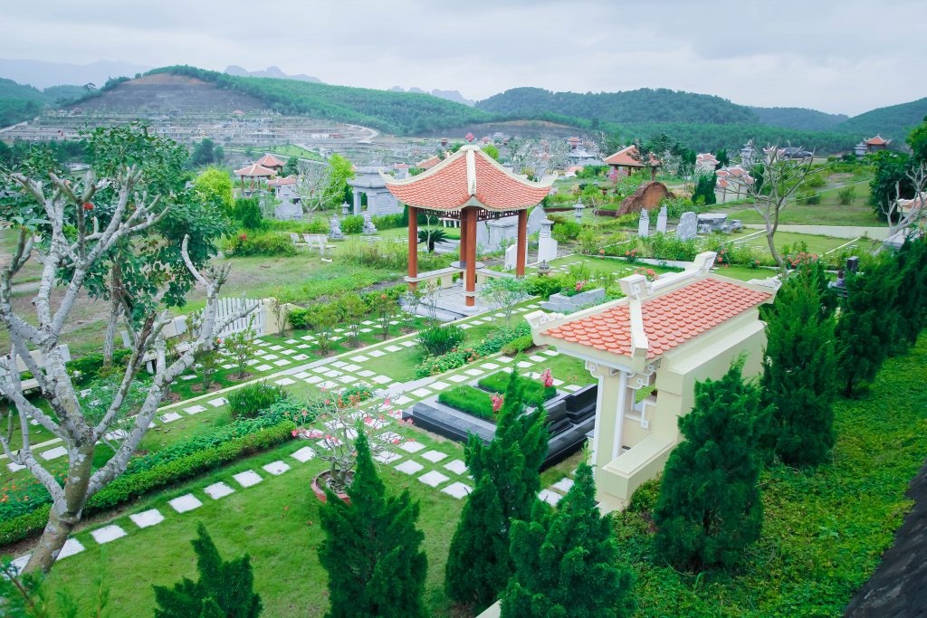 Khuôn viên mẫu mộ từ 50m đến 155m
