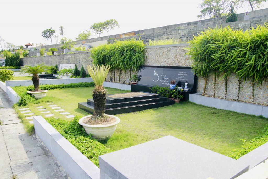 Mẫu Mộ Văn Nghệ Sĩ