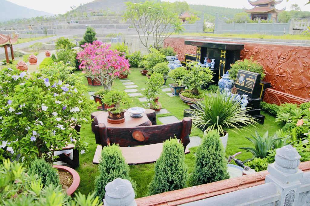 Mẫu Mộ Văn Nghệ Sĩ