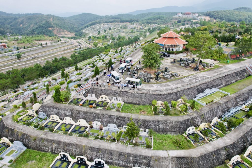 Tổng thể Nghĩa Trang Lạc Hồng Viên